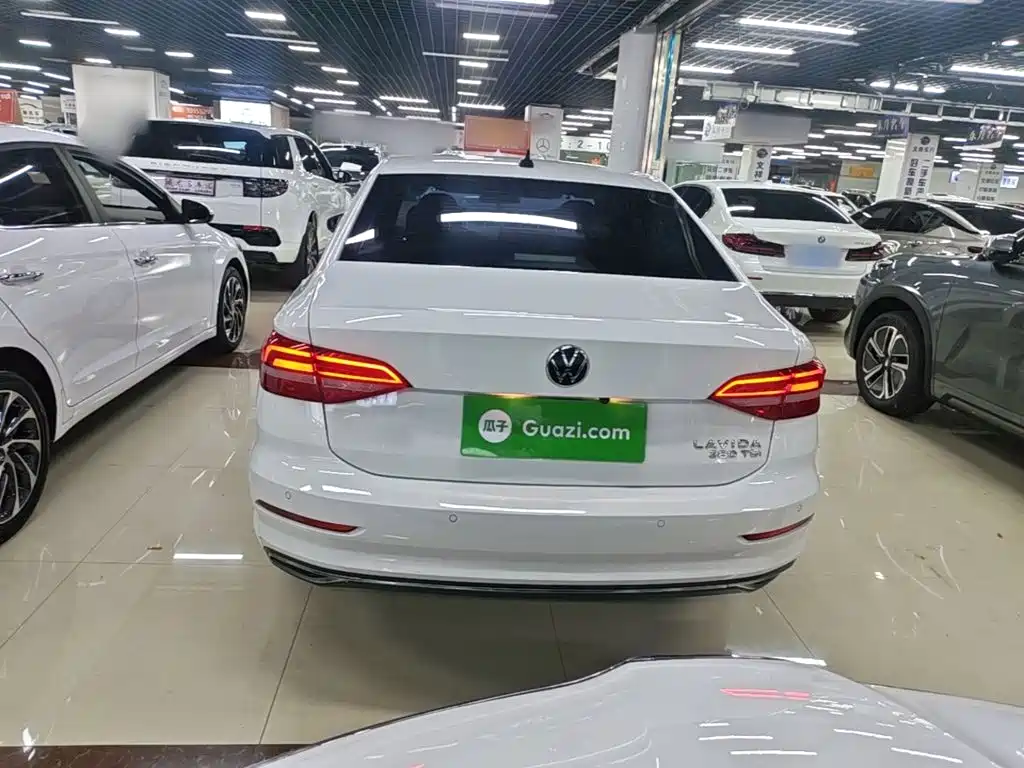 Volkswagen Lavida — миниатюра 6