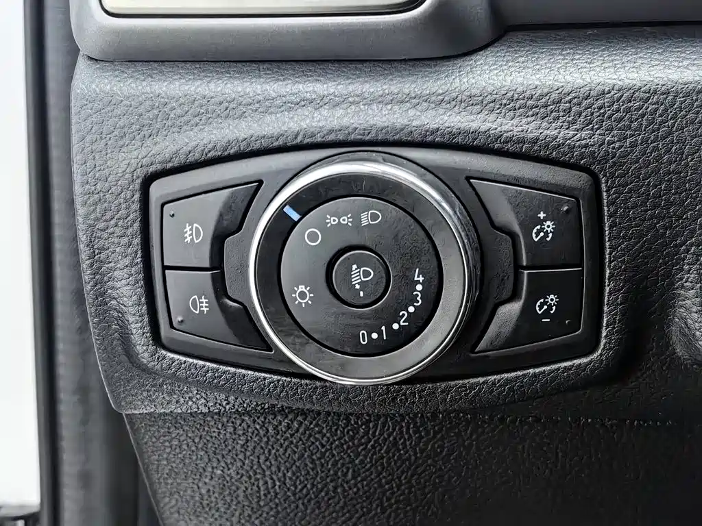 Ford Everest — миниатюра 21