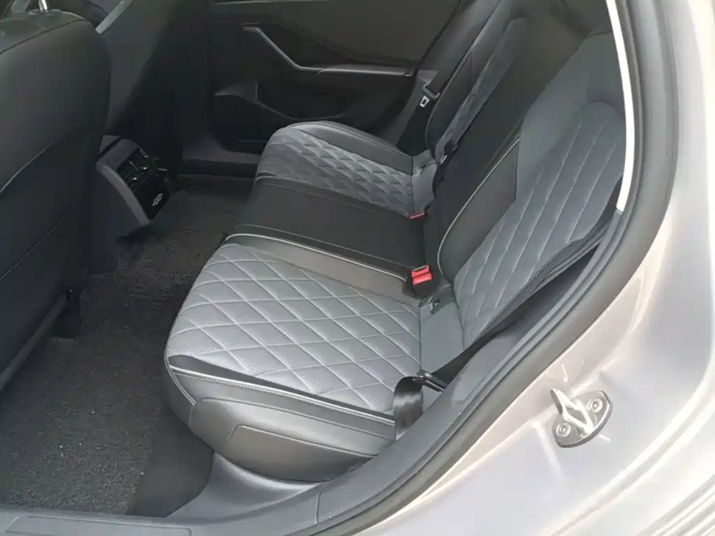 Volkswagen Sagitar — миниатюра 17