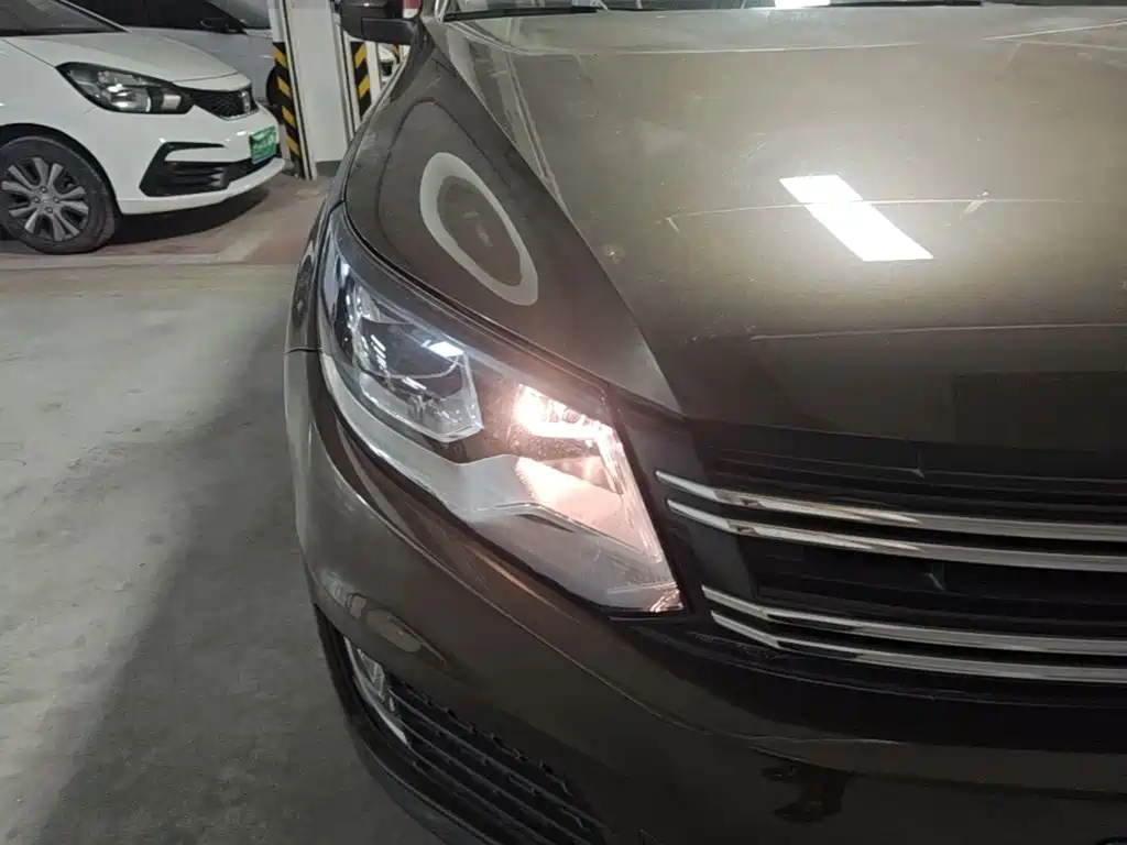 Volkswagen Tiguan — миниатюра 8