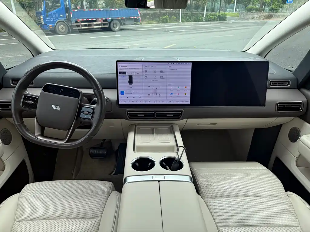 Li Auto MEGA 2024 Ultra