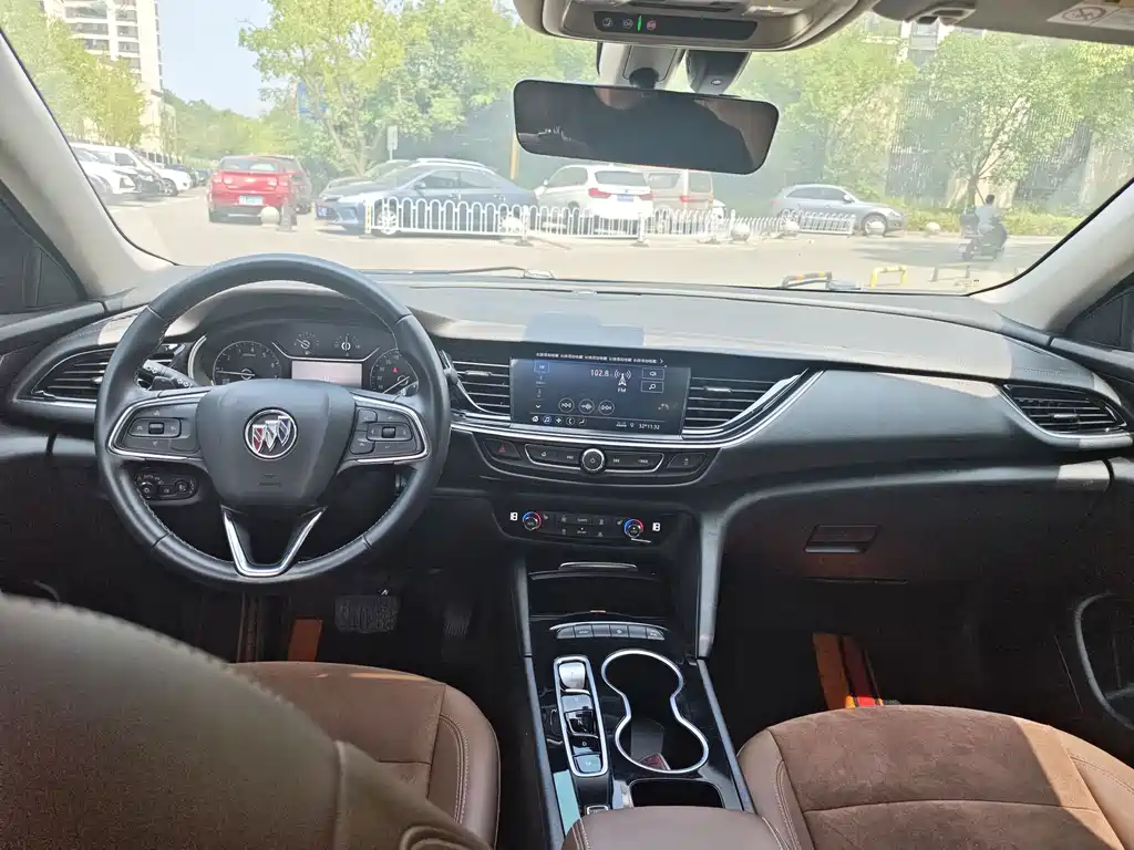 Buick Regal — миниатюра 10
