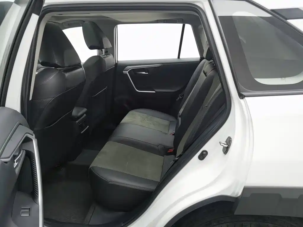 Toyota RAV4 — миниатюра 15