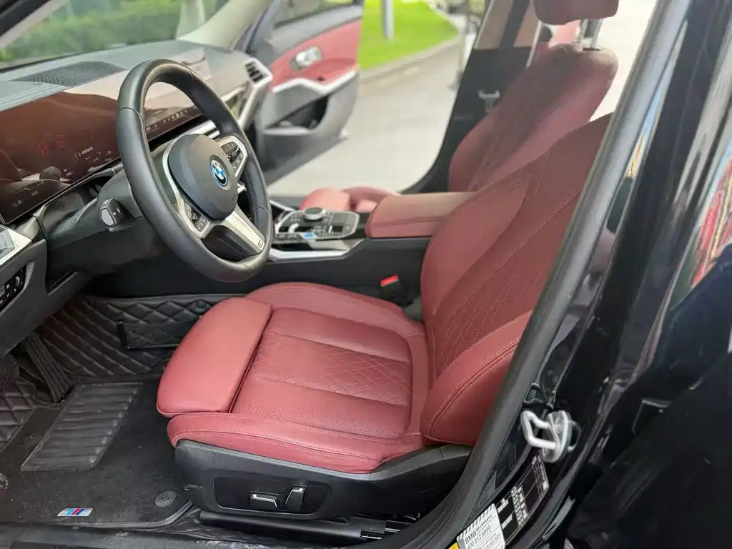 BMW i3 2022 eDrive 35 L