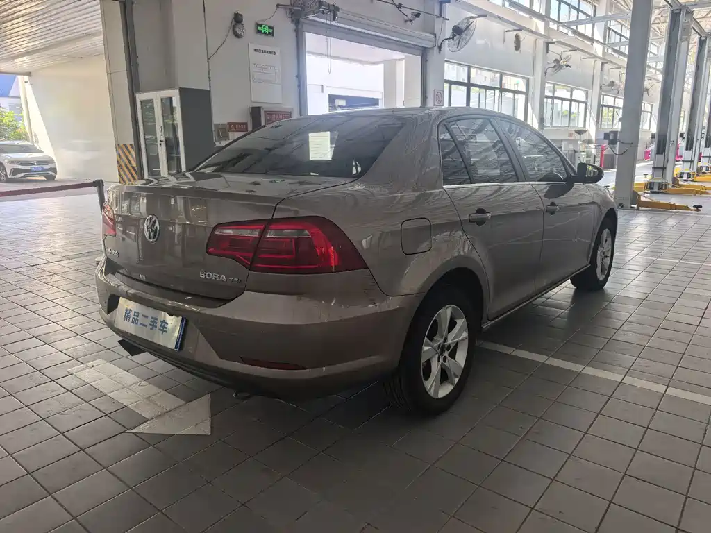 Volkswagen Bora — миниатюра 12