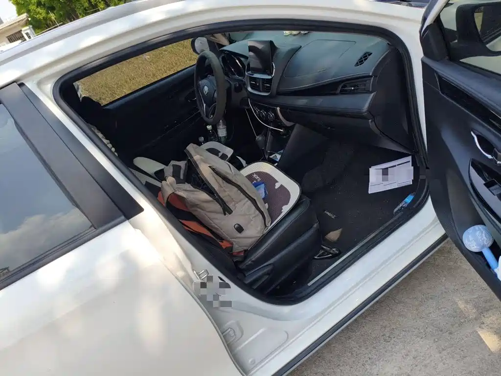 Toyota Yaris L — миниатюра 19