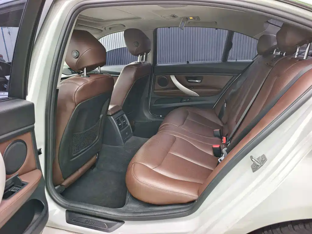 BMW 3 Series — миниатюра 10