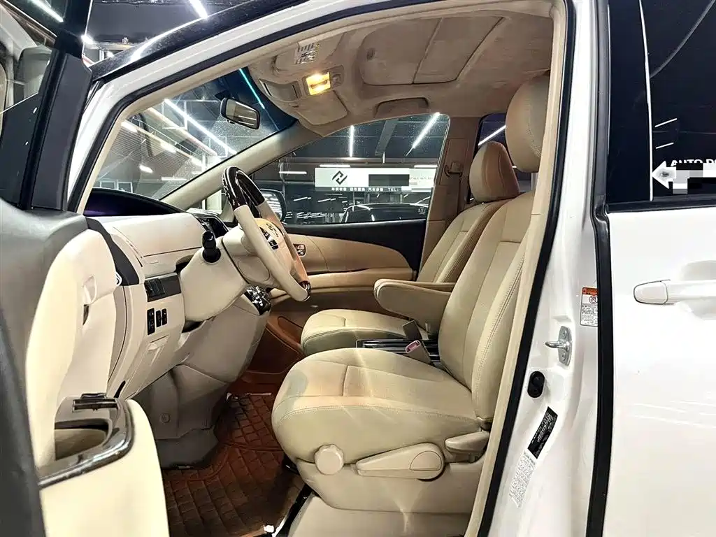 Toyota Previa 2012 2.4L 7 Standard