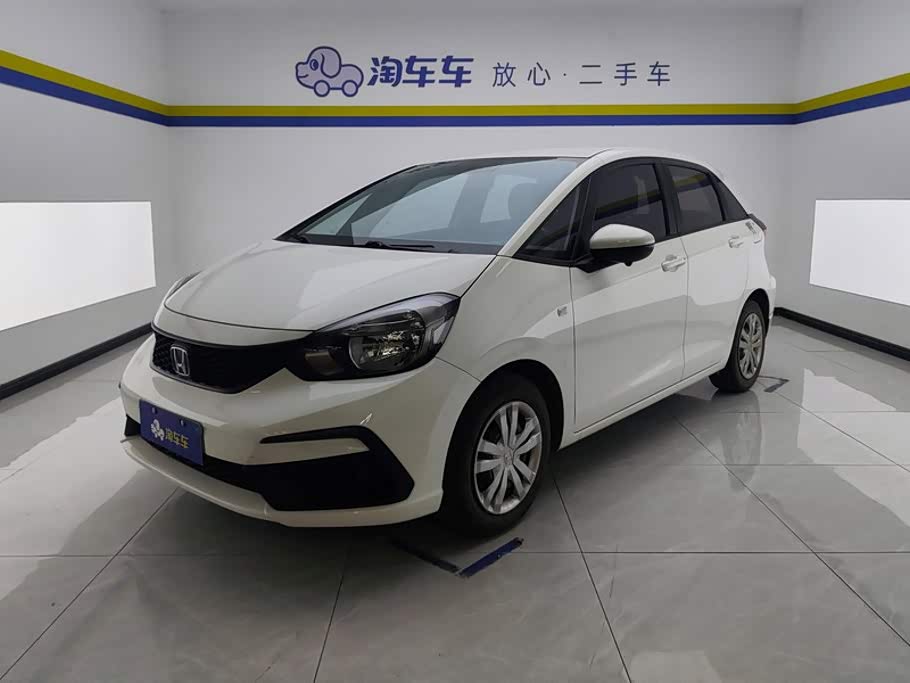 Honda Fit 1.5 л 2021 г. Белый, пробег 34400 км