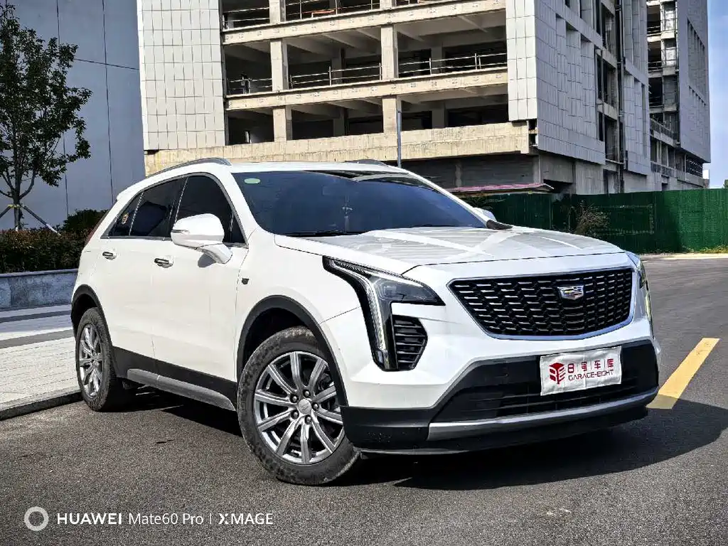 CADILLAC XT4