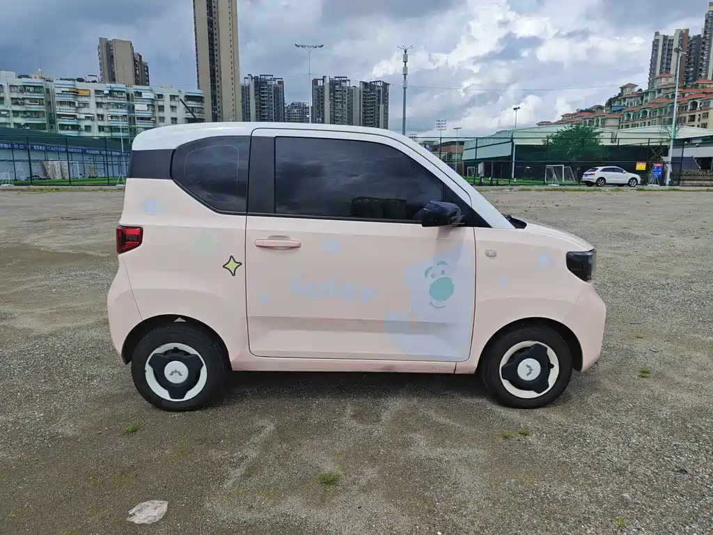 Wuling MINIEV — миниатюра 4