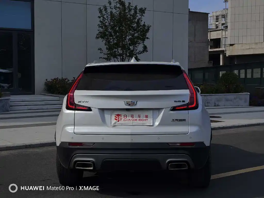 CADILLAC XT4