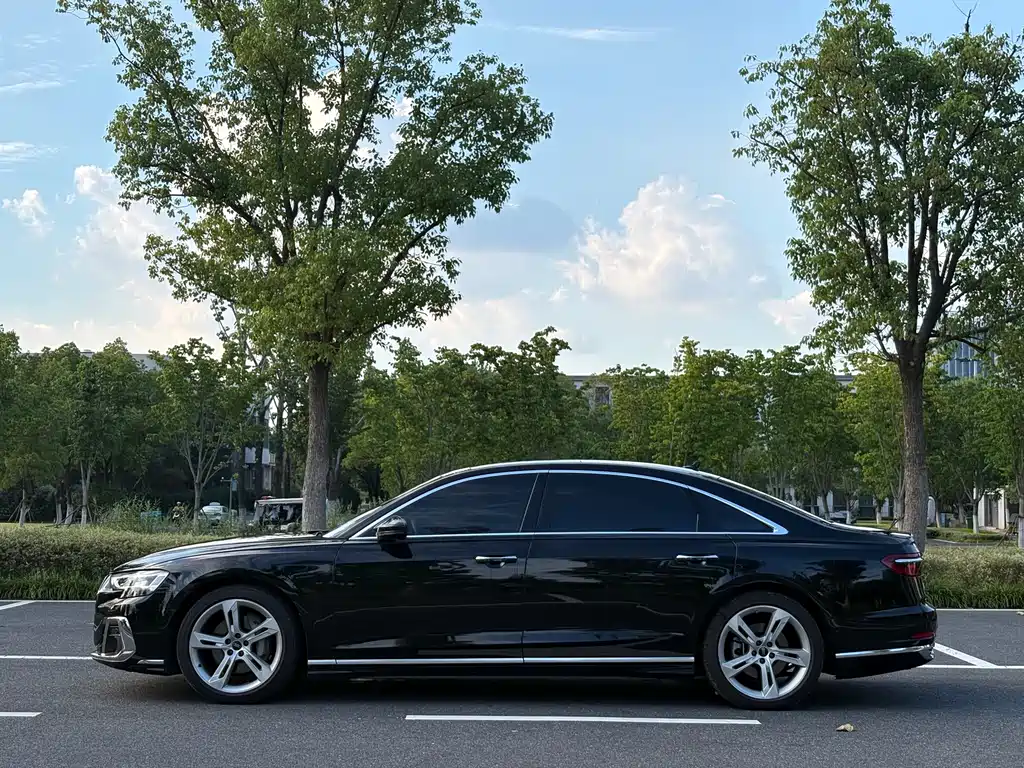 Audi A8 — миниатюра 7