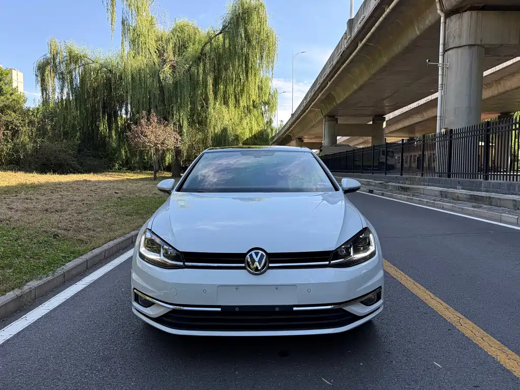 Volkswagen Golf — миниатюра 2