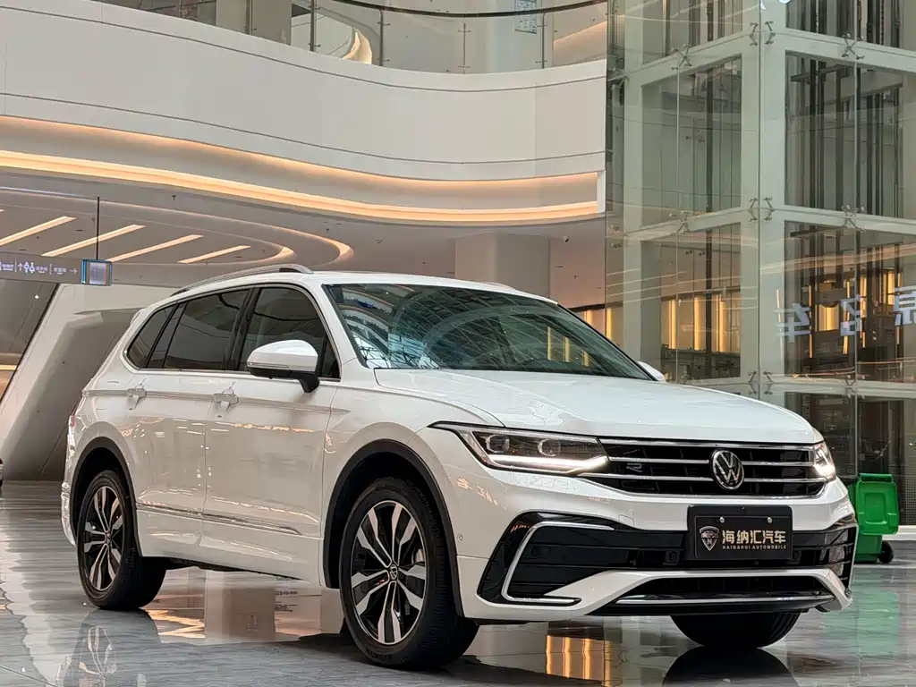 Volkswagen Tiguan L — миниатюра 3