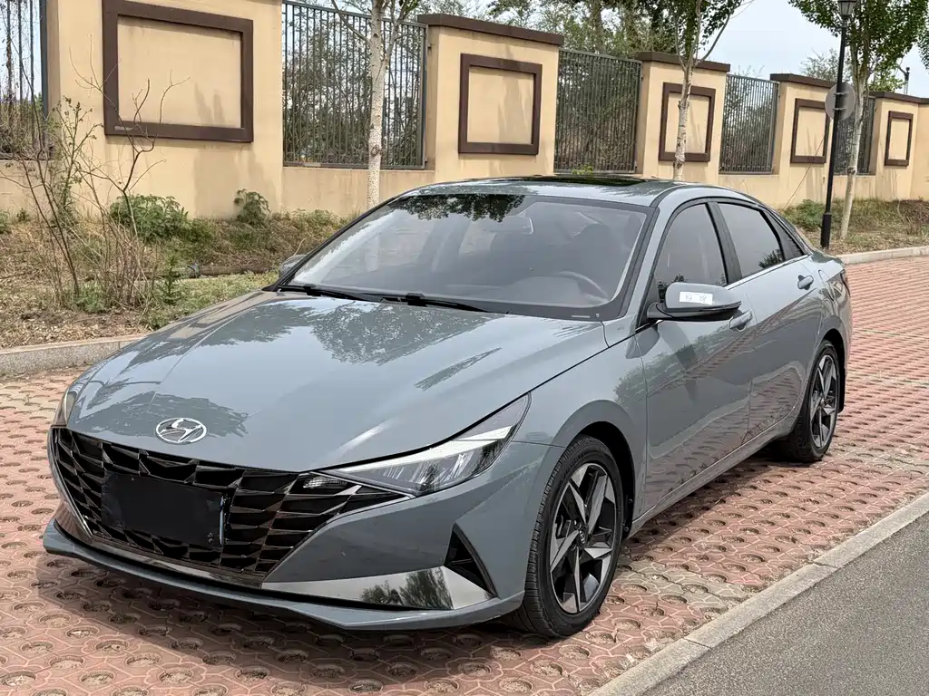 Купить Hyundai Elantra