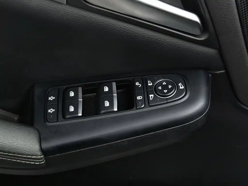 BYD Tang — миниатюра 9