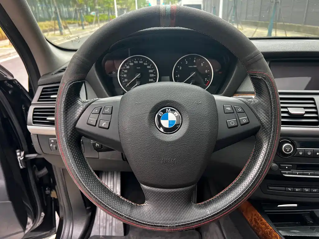 BMW X5 (Import) — миниатюра 25
