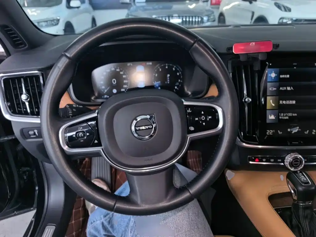 Volvo S90 — миниатюра 11