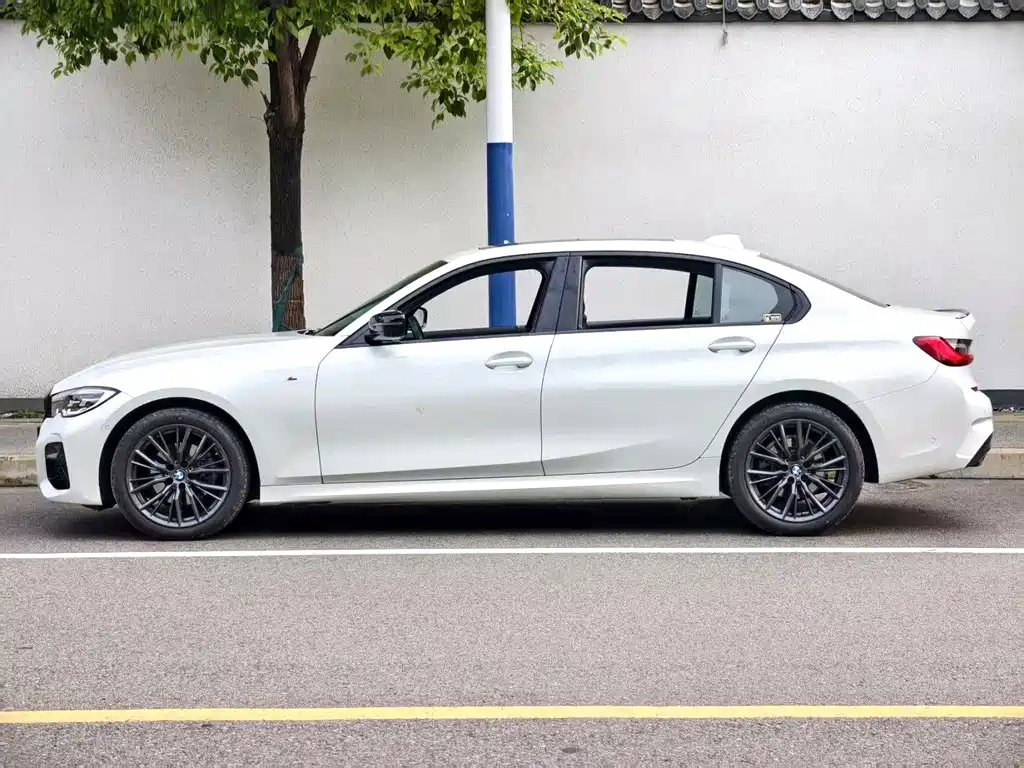 BMW 3 Series — миниатюра 4