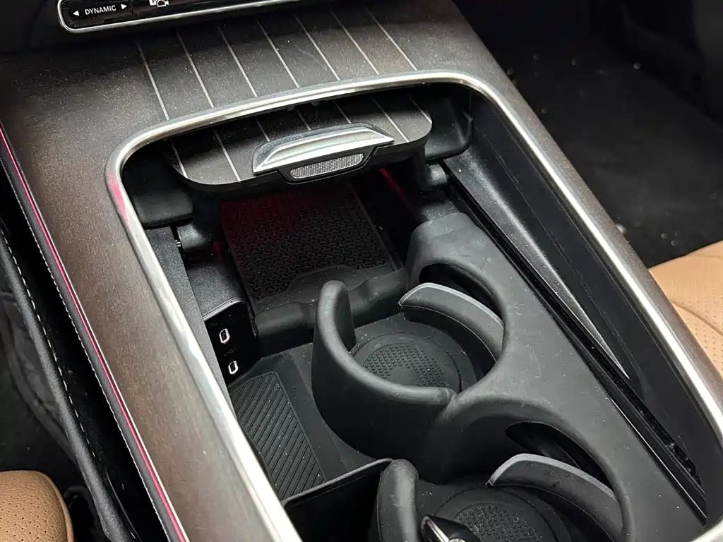 Mercedes-Benz E-Class — миниатюра 16