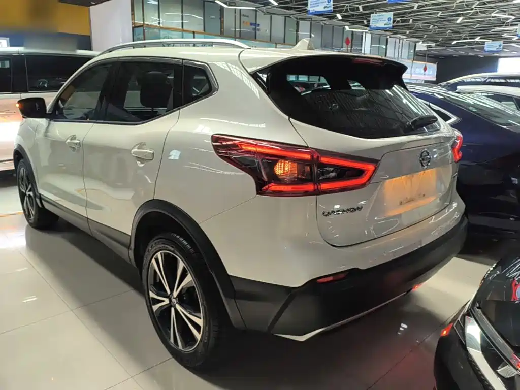 Nissan Qashqai — миниатюра 10