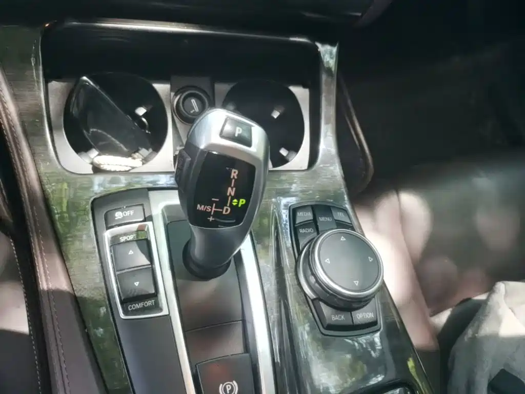 BMW 5 Series — миниатюра 14