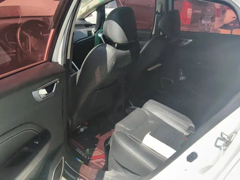 Geely Vision X3 — миниатюра 10