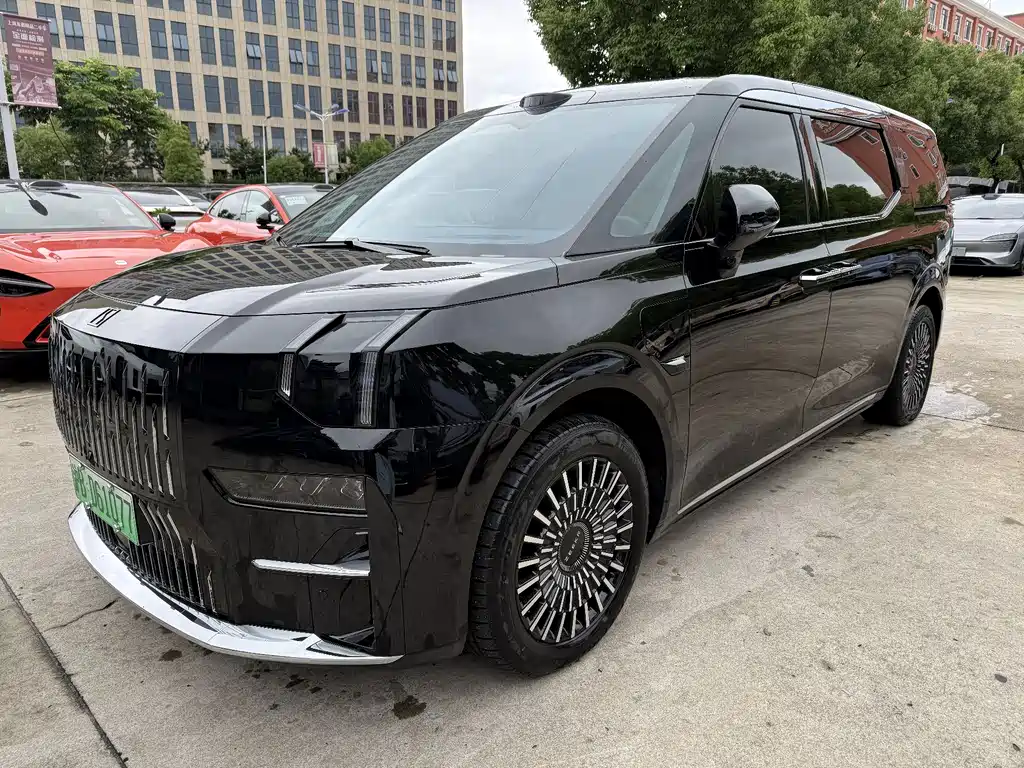 Zeekr 009 2024 мест 108kWh