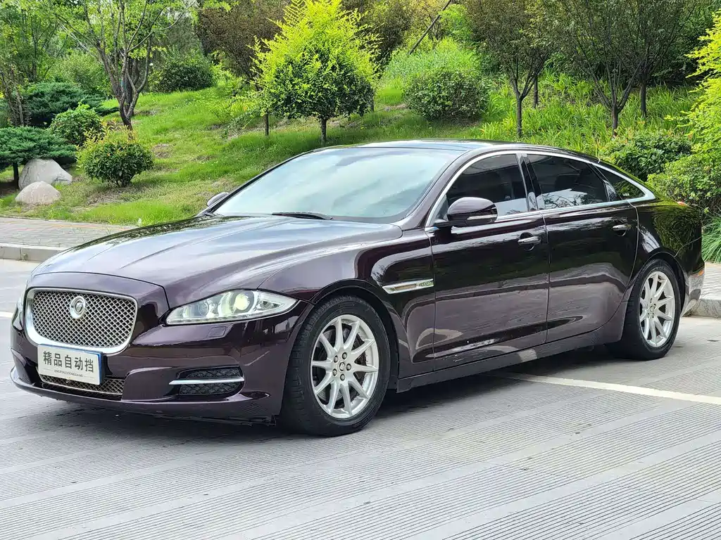 Jaguar XJ — миниатюра 7