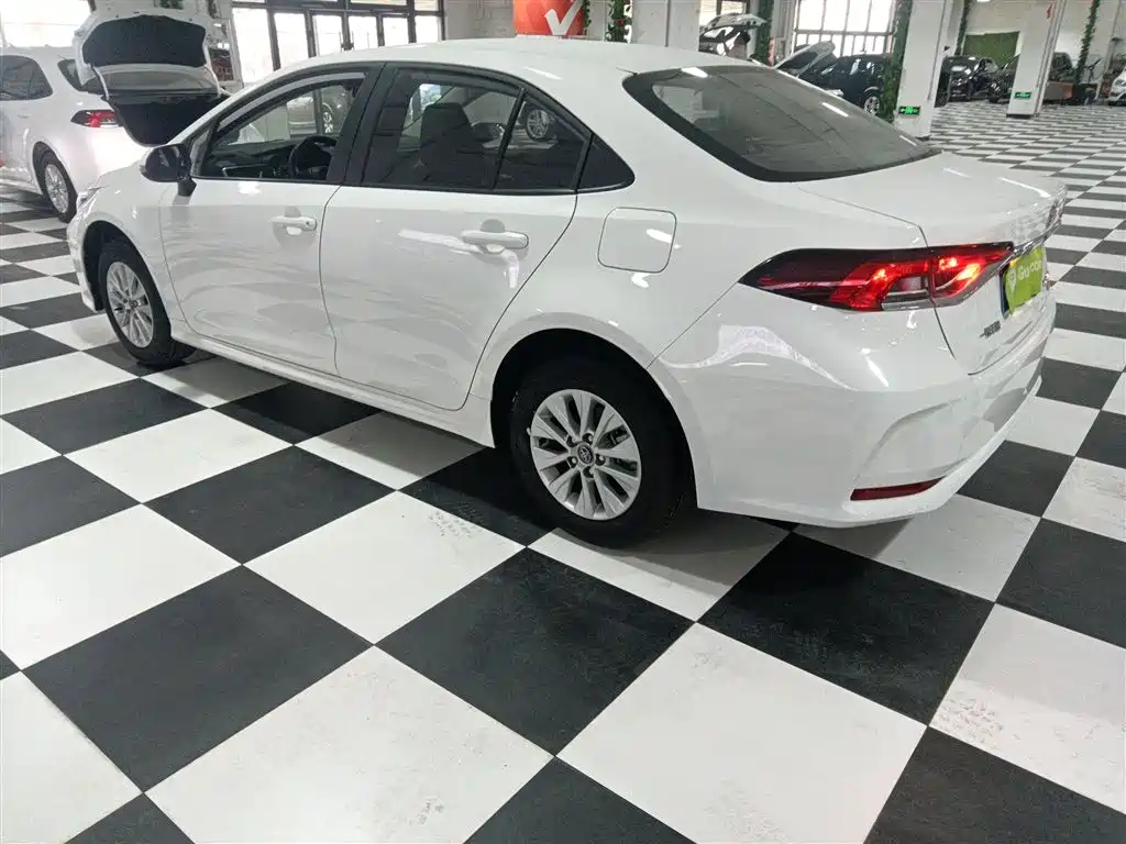 TOYOTA COROLLA