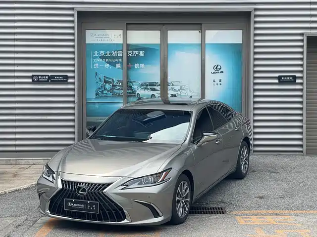 2024 Lexus ES