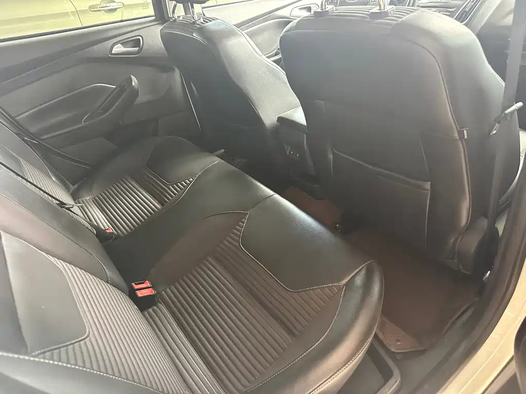 Ford Focus — миниатюра 8