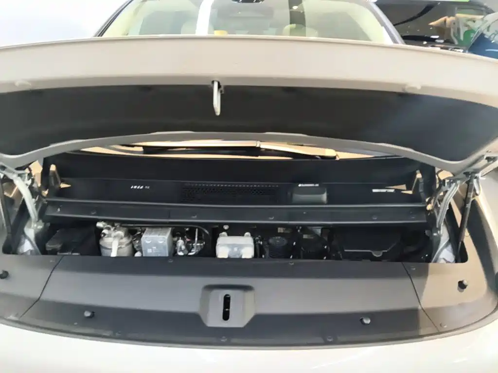 Li Auto Li MEGA — миниатюра 20