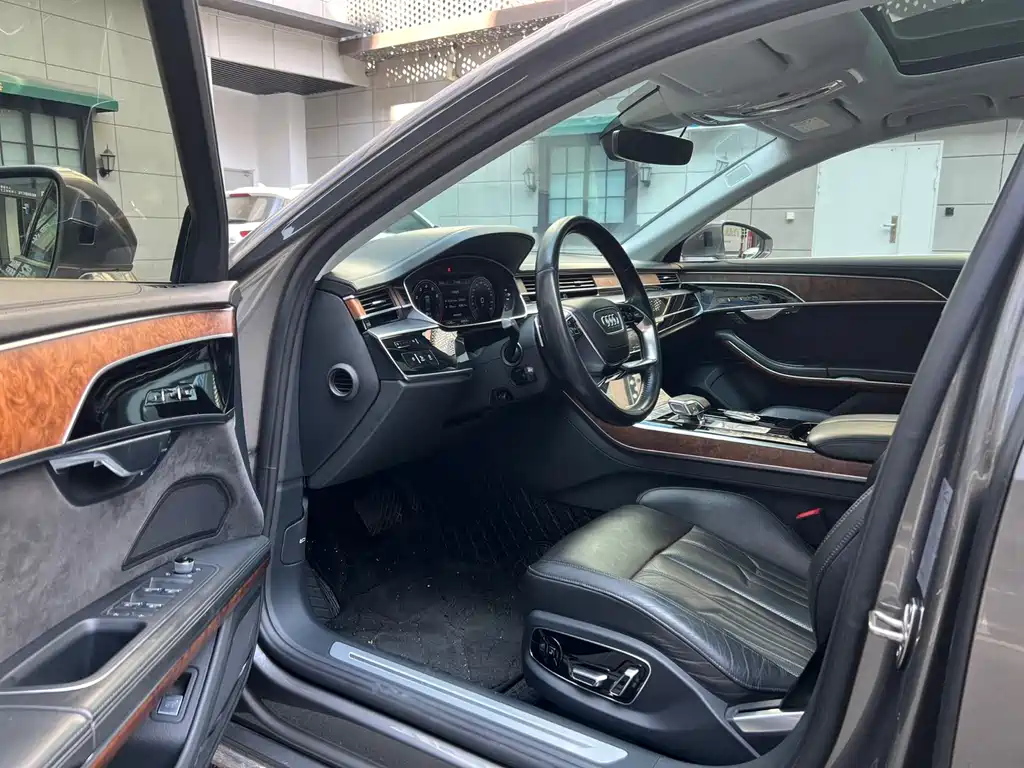 Audi A8 — миниатюра 7
