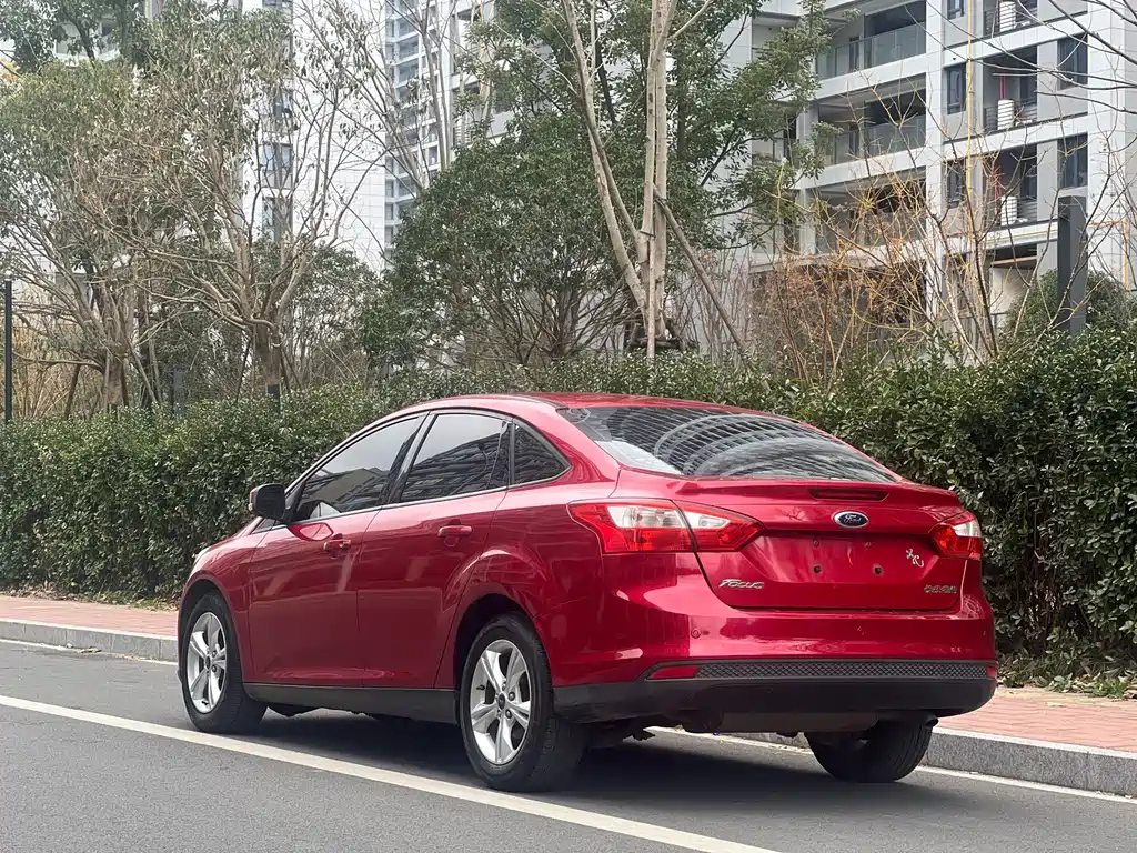 Ford Focus — миниатюра 7