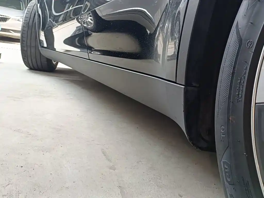 Tesla Model Y — миниатюра 22