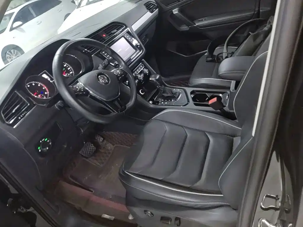 Volkswagen Tiguan L — миниатюра 15