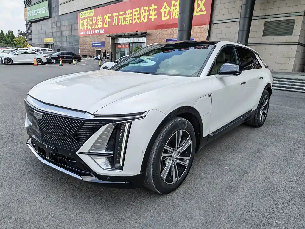 2024 Cadillac Lyriq - zdjęcie 1 z 16