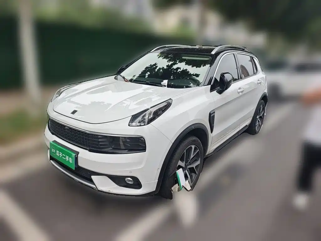 Lynk & Co 01
