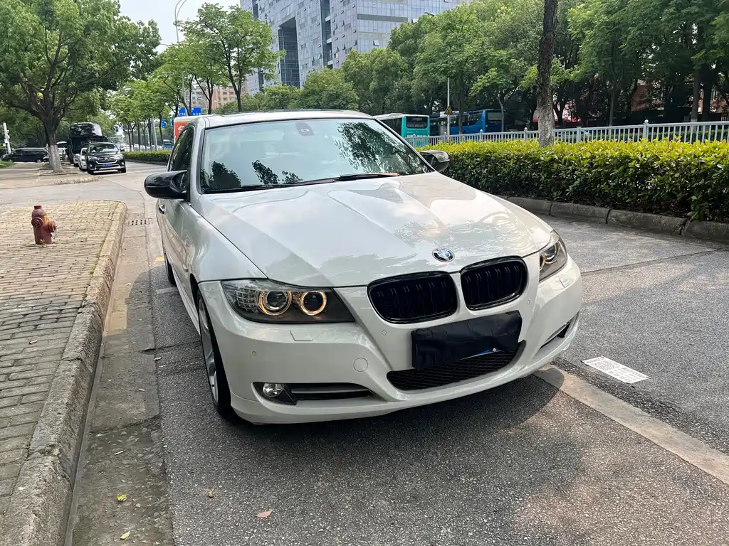 BMW 3 Series 3 2010 325i Luxury