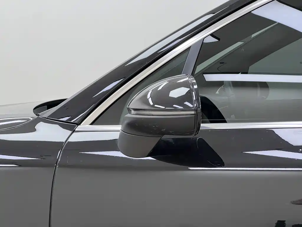 Porsche Cayenne — миниатюра 12