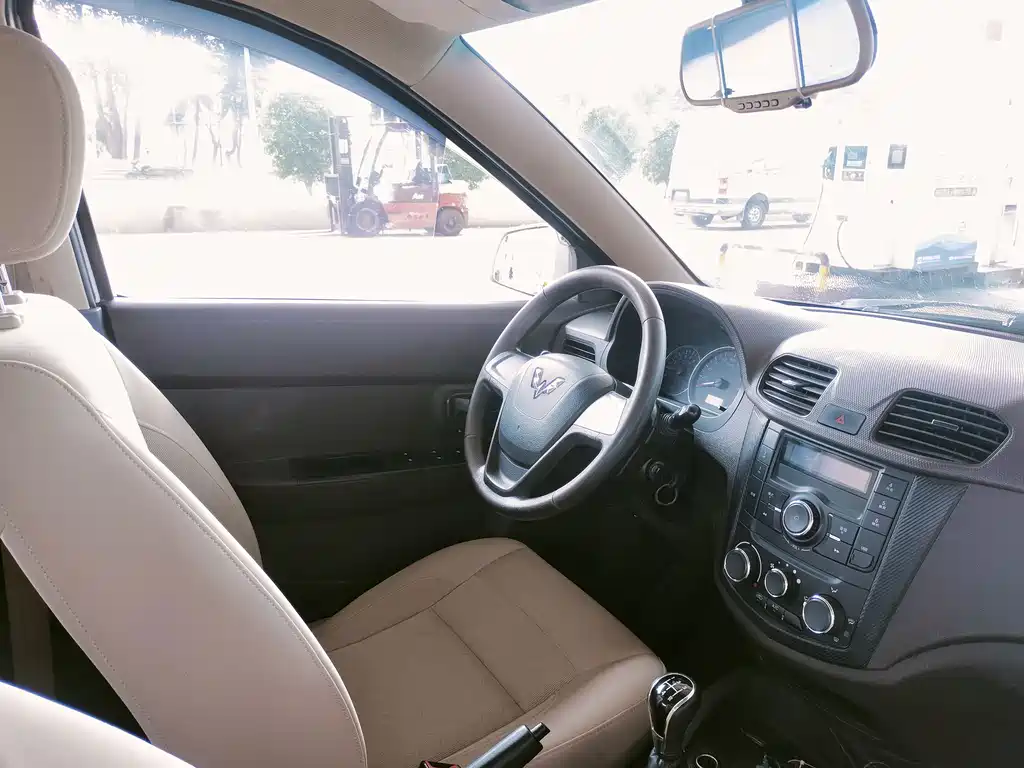 Wuling Hongguang — миниатюра 13