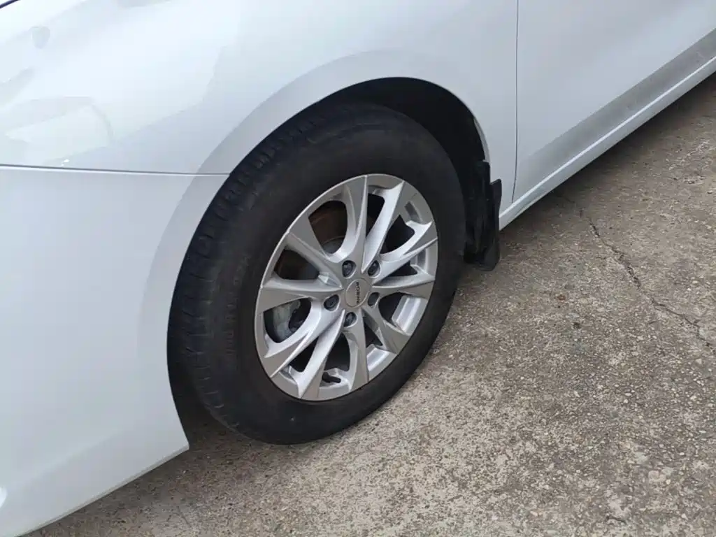 Roewe i5 — миниатюра 23