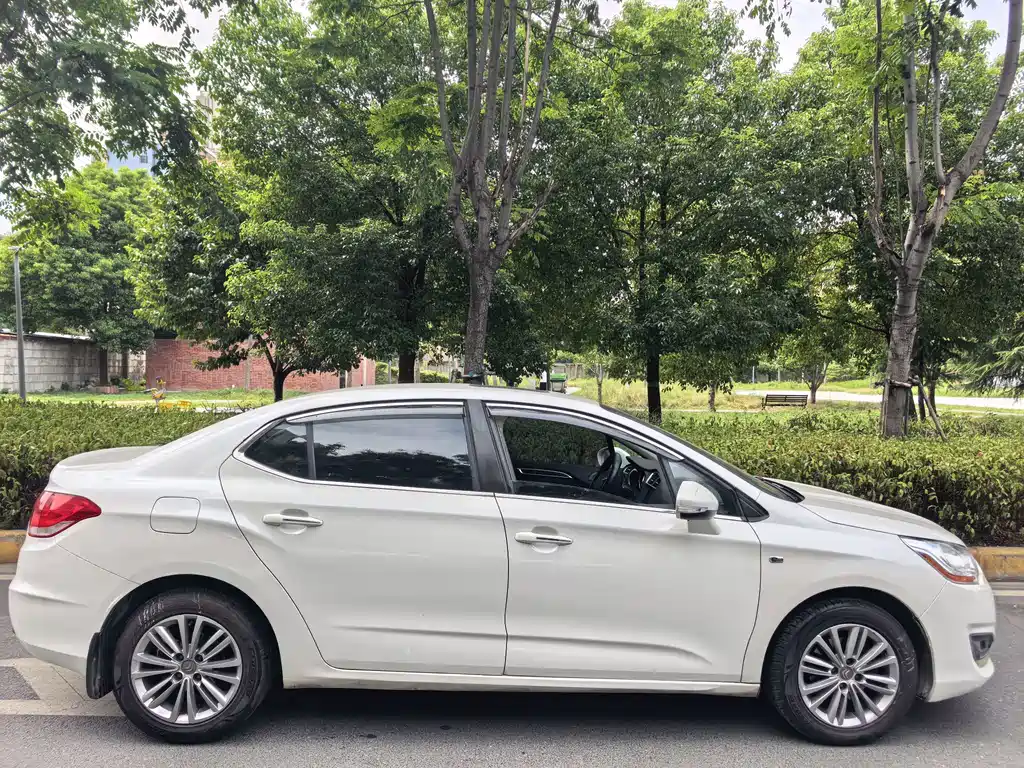 Citroen C4L — миниатюра 4