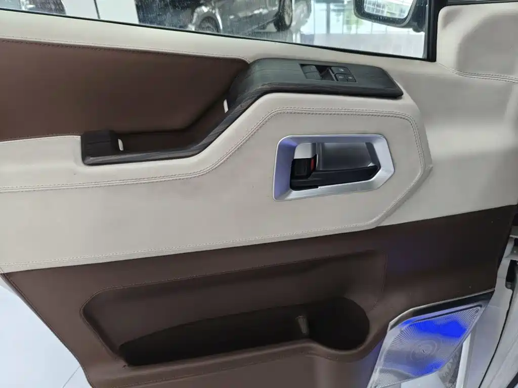 Toyota Hiace — миниатюра 7