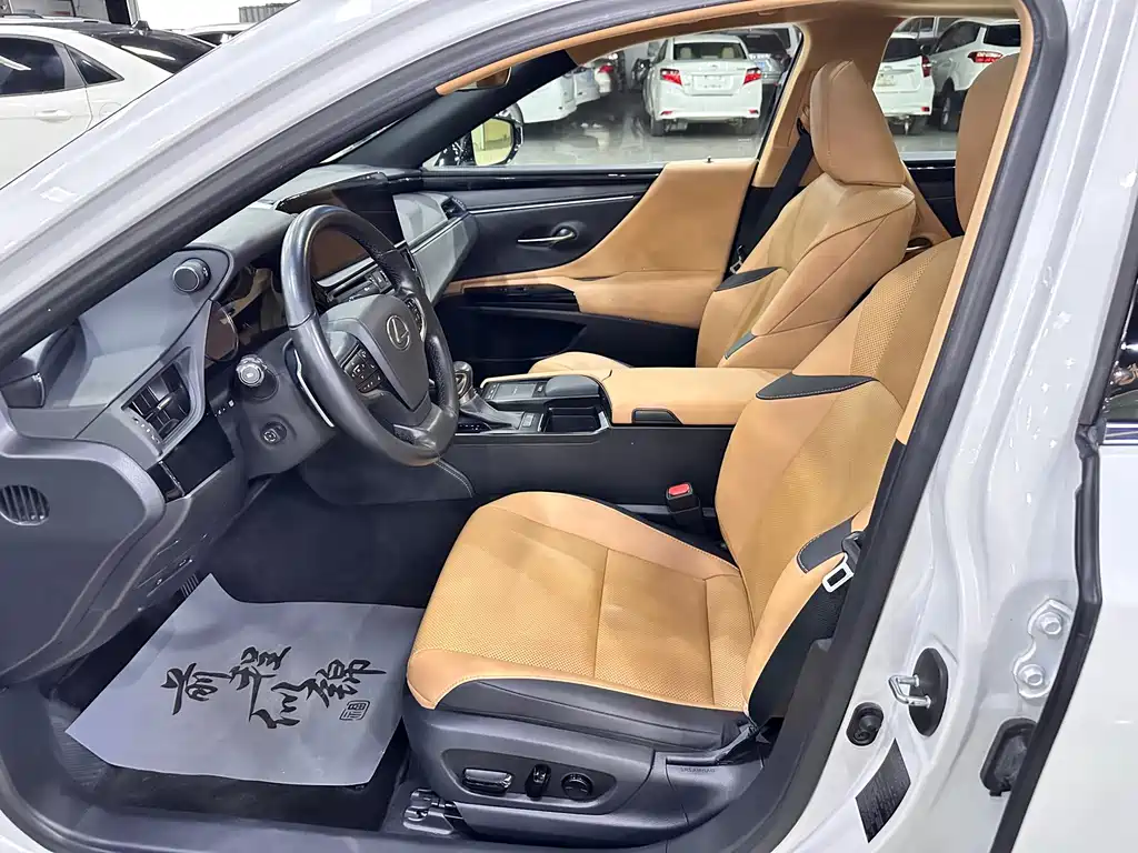 Lexus ES — миниатюра 5