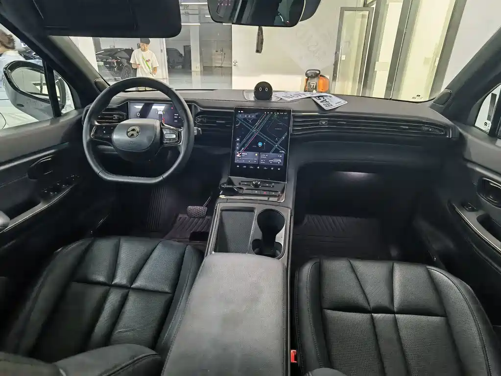 NIO ES8 — миниатюра 5
