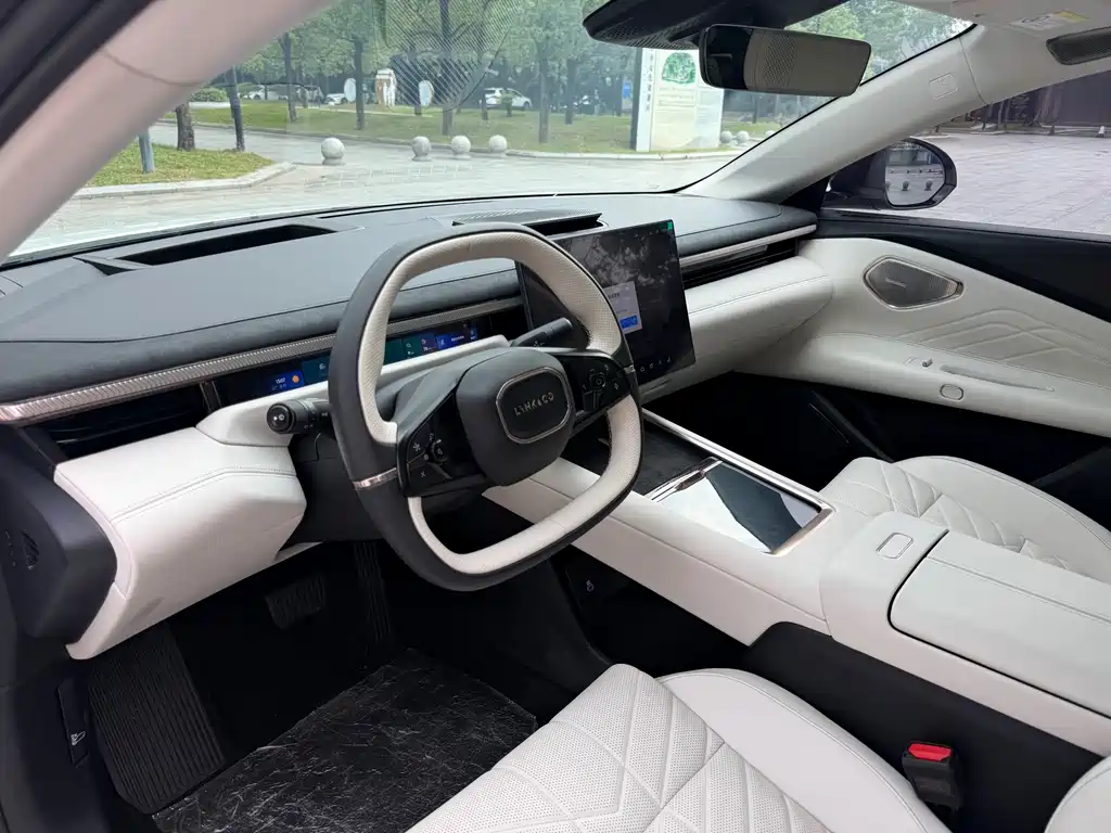 Lynk & Co 10 — миниатюра 14