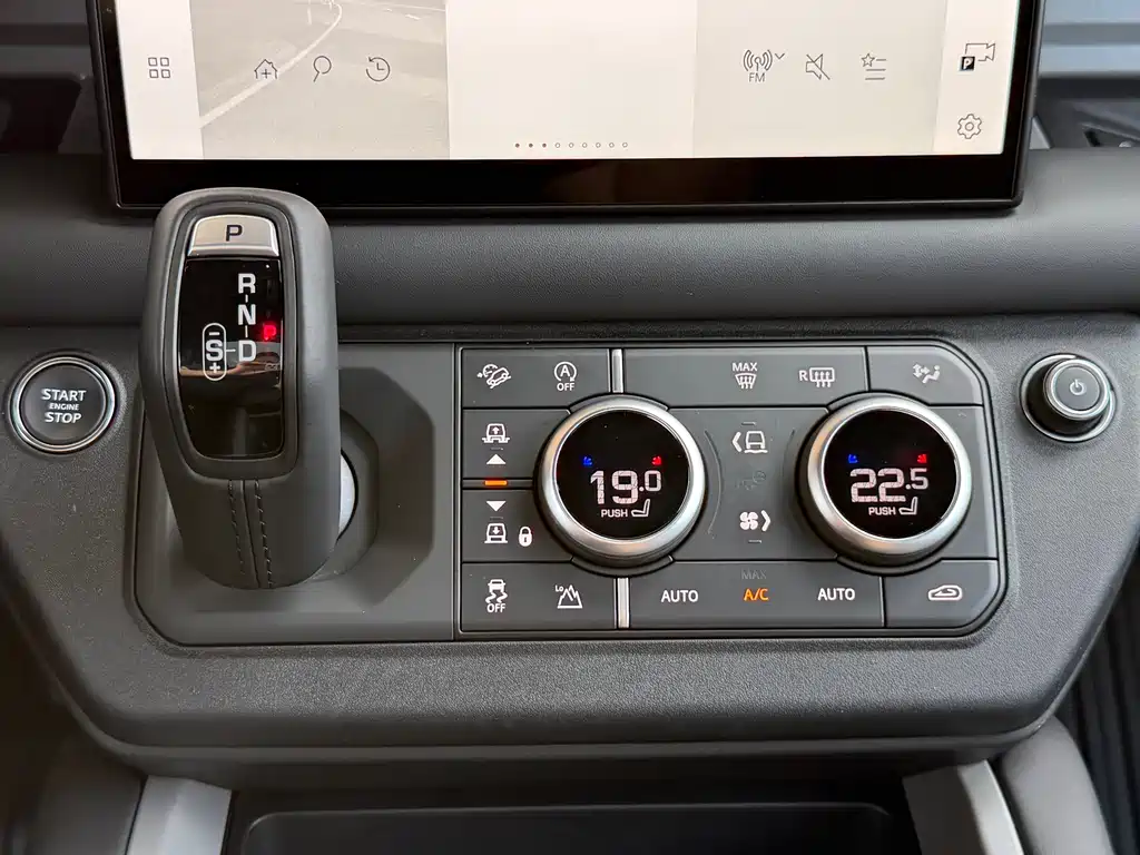 Land Rover Defender — миниатюра 11